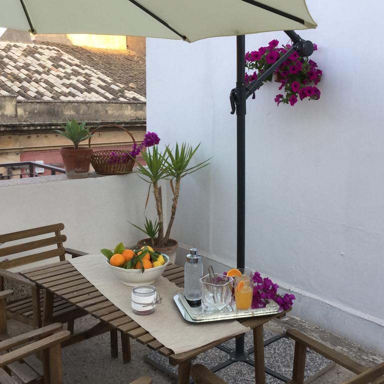 Villa Case Vacanze Le Rose Noto Exterior foto
