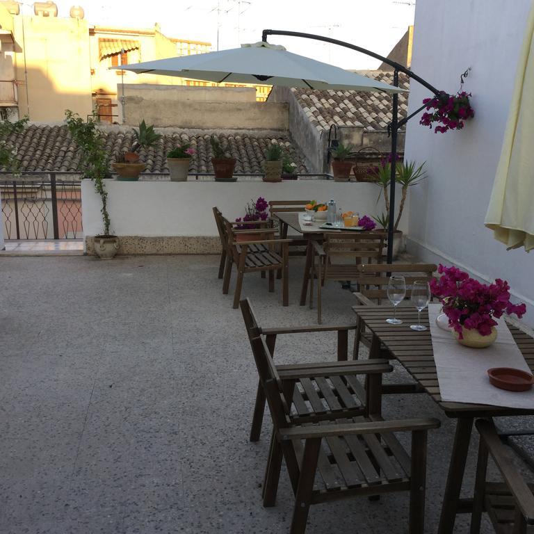 Villa Case Vacanze Le Rose Noto Exterior foto
